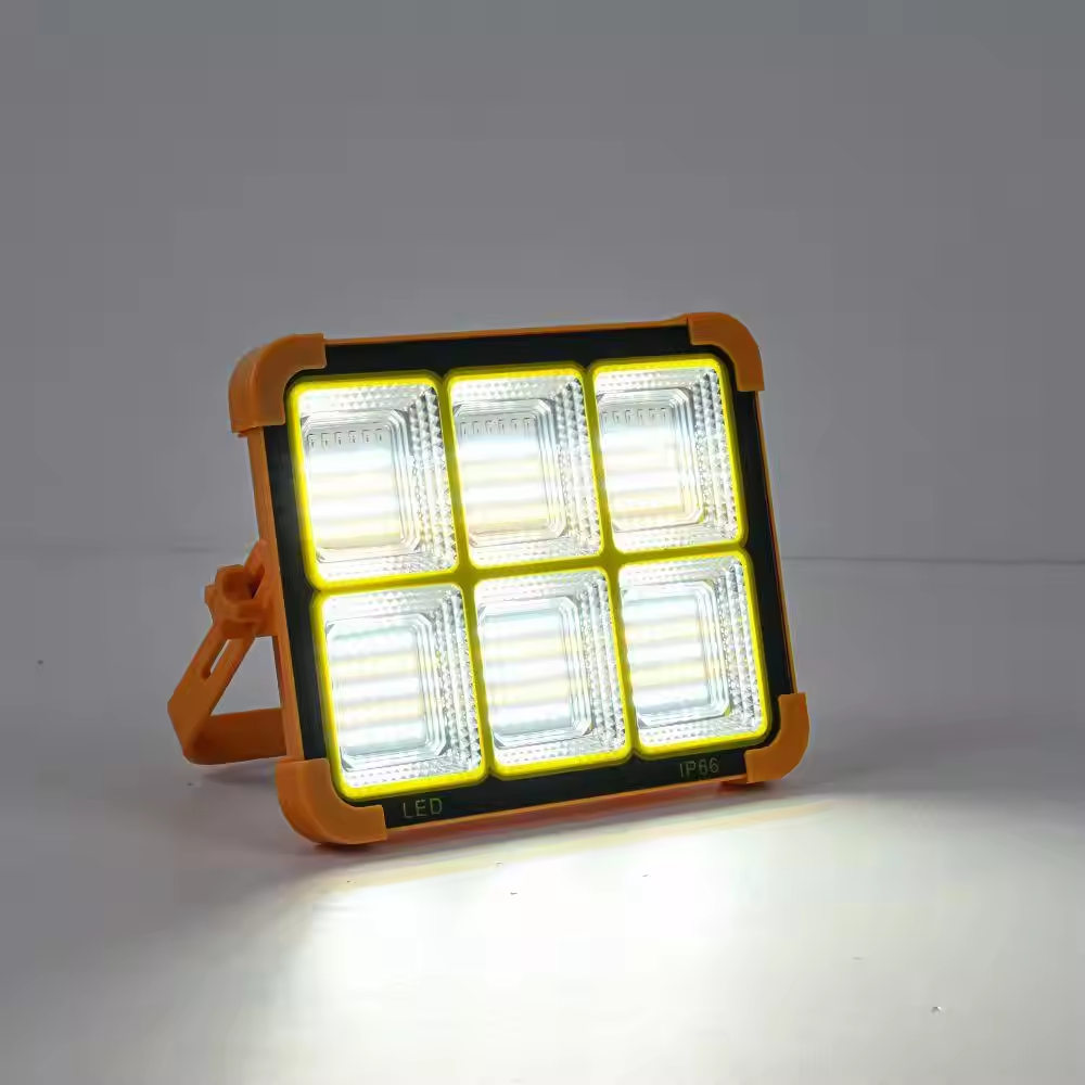 Proiettore solare a LED portat - Zumtobel Outdoor Lighting recensione e prezzo